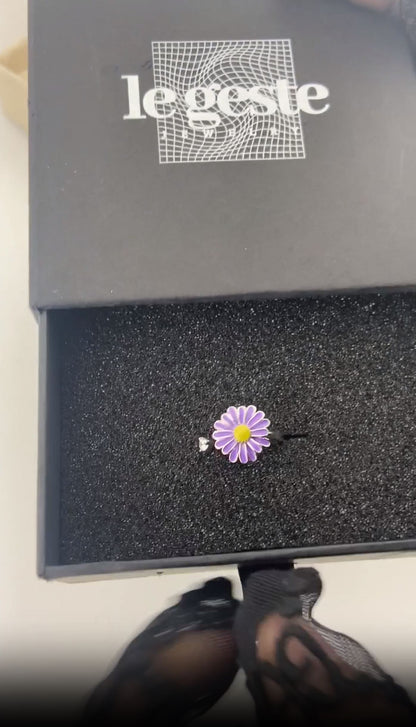 Artistic Daisy Ring